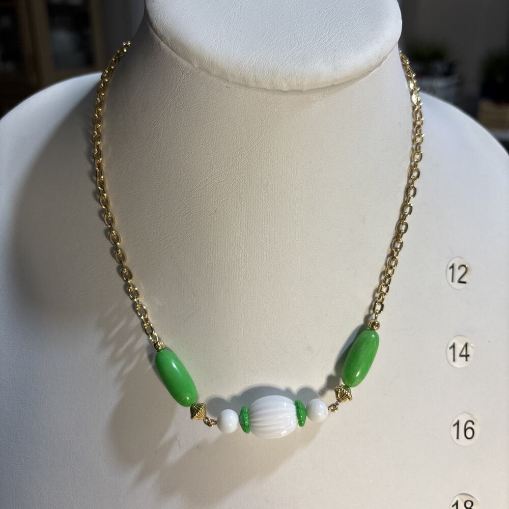 Avon Green White Bead Necklace Gold Tone Chain Ribbed Center Retro Jewelry